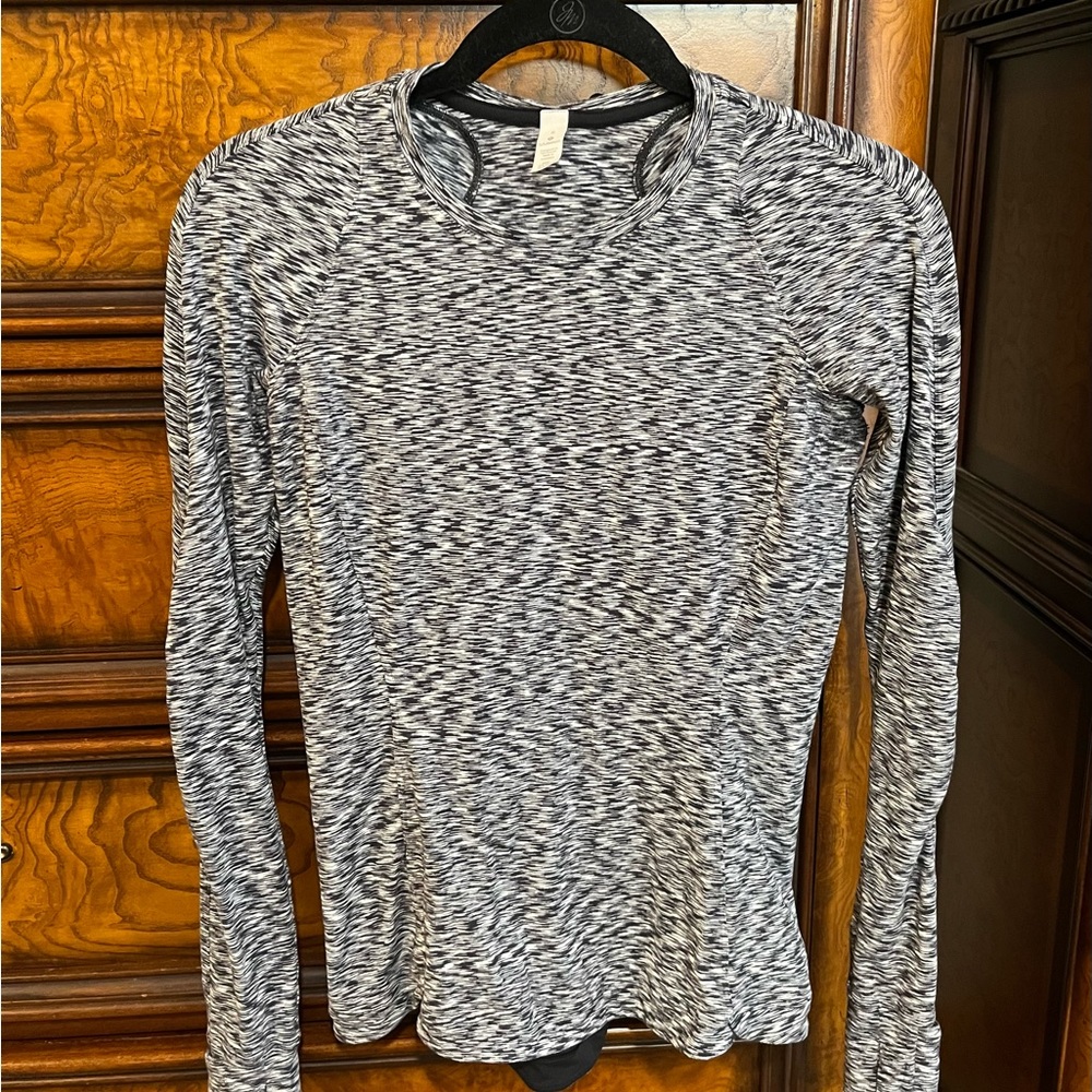 Lululemon Runderful Long Sleeve size 6